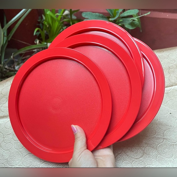 Tupperware Tupperkids Luncheon Round Plates Set of 4 size 19cm - Picture 1 of 1